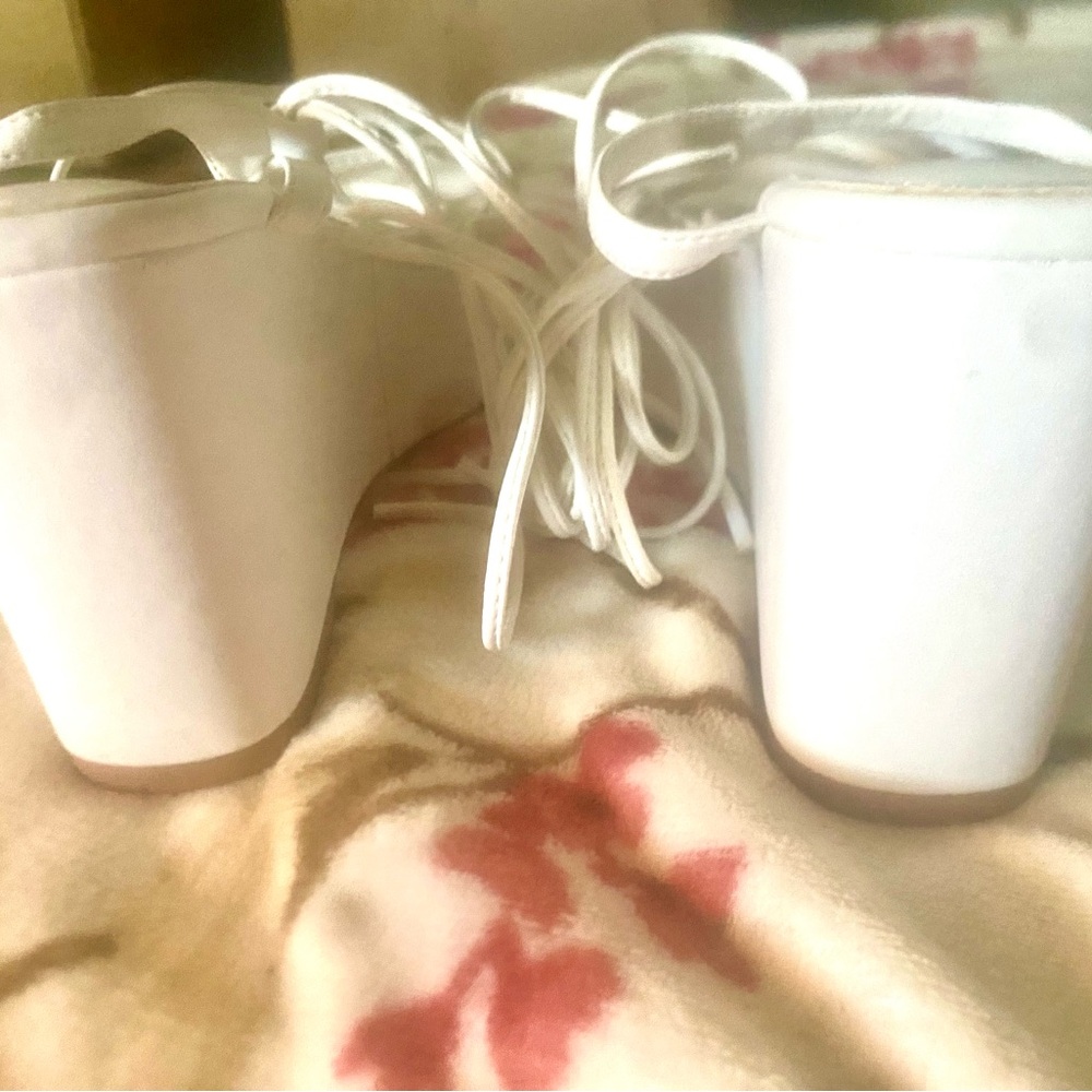 White sandals on platform with long straps - Picture 7 of 8